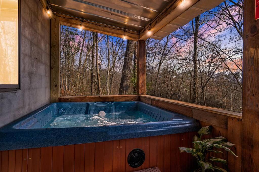 The Family Stone Luxe Cabin Sleeps 12 Hot Tub Dogfriendly Dollywood Pigeon Forge Zewnętrze zdjęcie