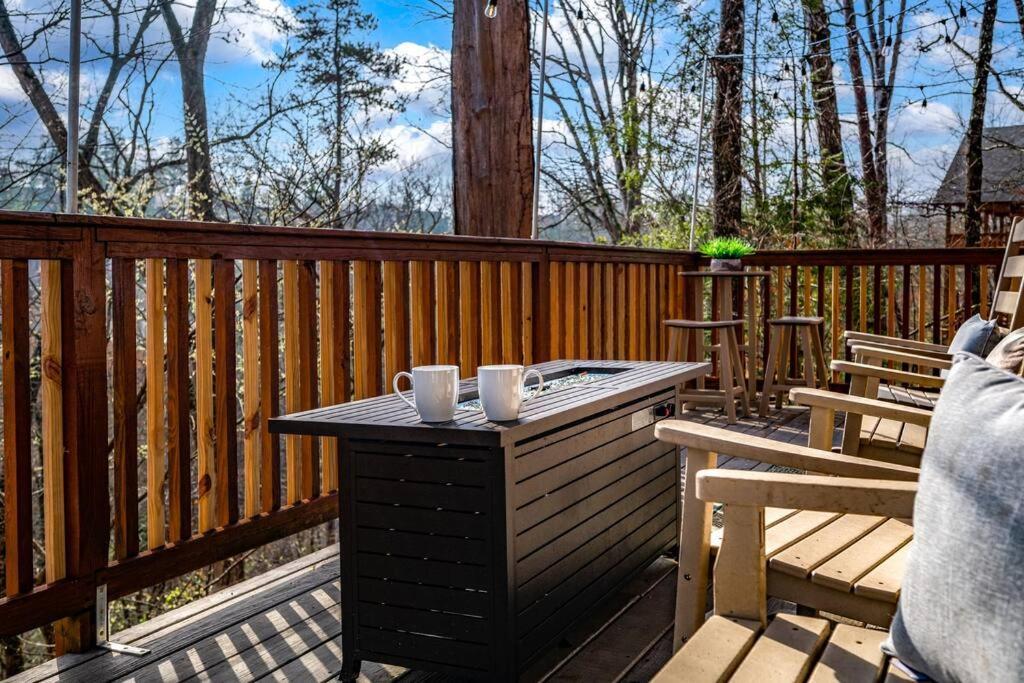The Family Stone Luxe Cabin Sleeps 12 Hot Tub Dogfriendly Dollywood Pigeon Forge Zewnętrze zdjęcie
