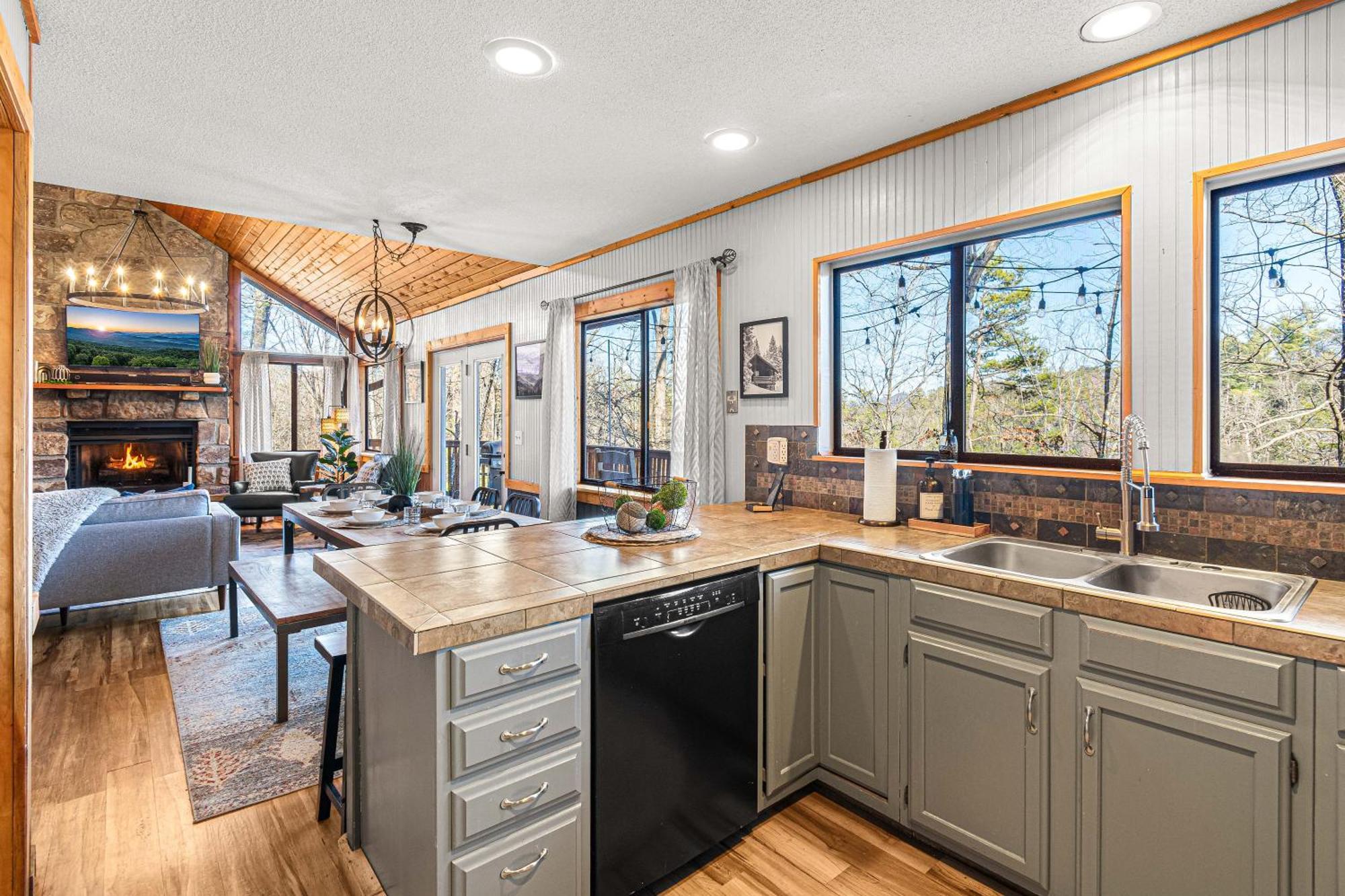 The Family Stone Luxe Cabin Sleeps 12 Hot Tub Dogfriendly Dollywood Pigeon Forge Zewnętrze zdjęcie